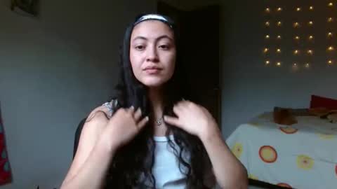Snapshot of amitlu_ chatting on March 6, 9:20 pm amitlu_ online show from March 6, 9:20 pm