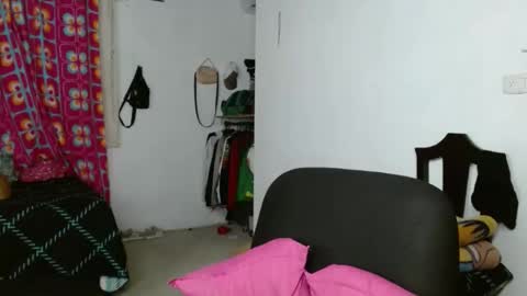 Snapshot of amitlu_ chatting on December 2, 10:49 am amitlu_ online show from December 2, 10:49 am