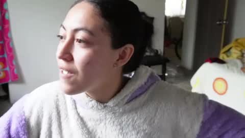 Snapshot of amitlu_ chatting on February 25, 7:49 pm amitlu_ online show from February 25, 7:49 pm