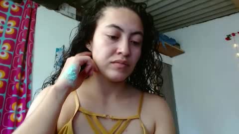 Snapshot of amitlu_ chatting on March 1, 4:33 pm amitlu_ online show from March 1, 4:33 pm