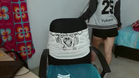 Snapshot of amitlu_ chatting on October 3, 1:16 pm amitlu_ online show from October 3, 1:16 pm