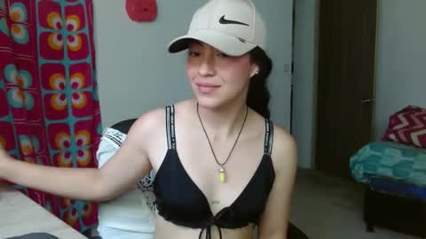 Snapshot of amitlu_ chatting on September 24, 6:40 pm amitlu_ online show from September 24, 6:40 pm