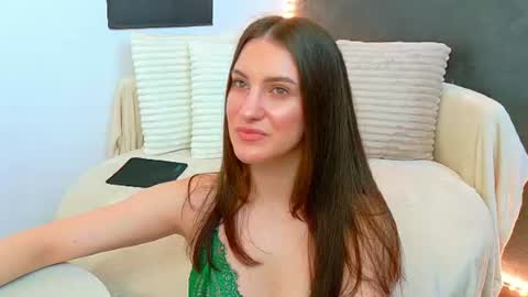 Amira online show from July 13, 4:35 am