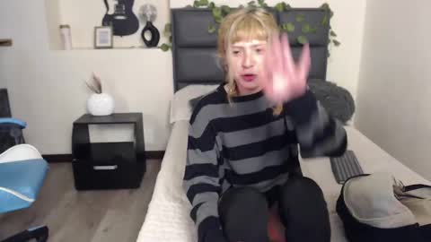 Amnesia online show from October 2, 12:10 pm