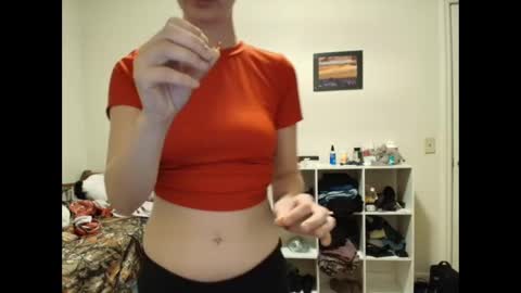 Snapshot of amoramystic chatting on September 18, 4:33 am Amora Mystic online show from September 18, 4:33 am