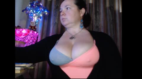 Snapshot of amorelara chatting on October 20, 2:53 pm amorelara online show from October 20, 2:53 pm