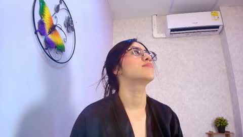 amy__wats0n online show from November 5, 7:19 pm