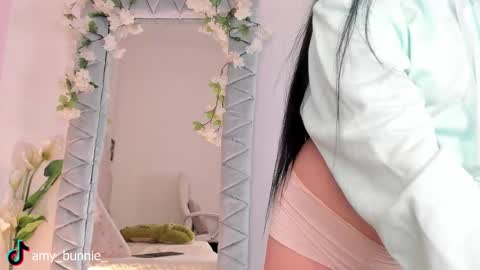 Amy online show from March 5, 10:05 pm