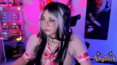 Amy online show from February 28, 9:25 pm