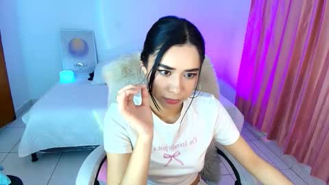 Amy ... Nice to meet u   thumb up me please its important online show from March 10, 5:11 am