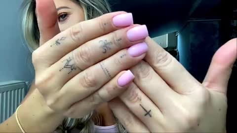 amyroberta92 online show from February 17, 7:04 am