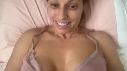 Amy Smilez online show from February 21, 3:46 pm