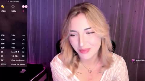 amyvilvet online show from January 18, 9:33 pm