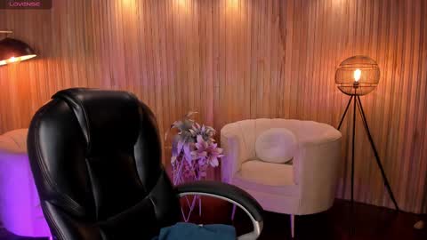 Snapshot of amywalker_ chatting on February 28, 10:20 am AMY WALKER online show from February 28, 10:20 am