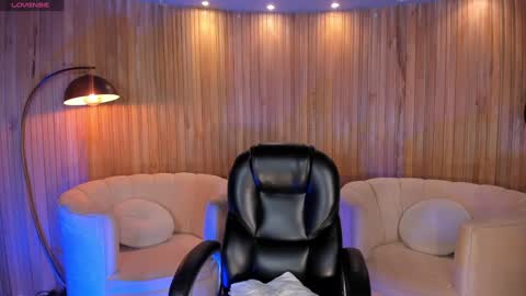 Snapshot of amywalker_ chatting on January 20, 10:29 am AMY WALKER online show from January 20, 10:29 am