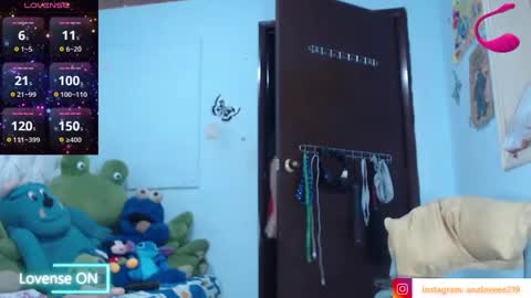Snapshot of ana_loveee chatting on September 26, 3:37 am Ana lopez - Cameltoe girl online show from September 26, 3:37 am