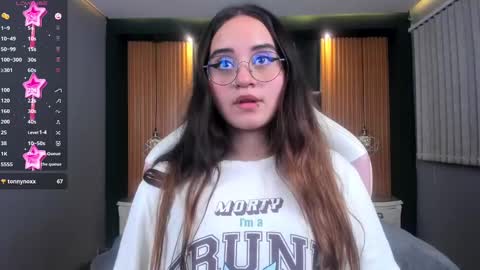 Snapshot of ana_taylor2 chatting on December 10, 5:44 pm Ana online show from December 10, 5:44 pm