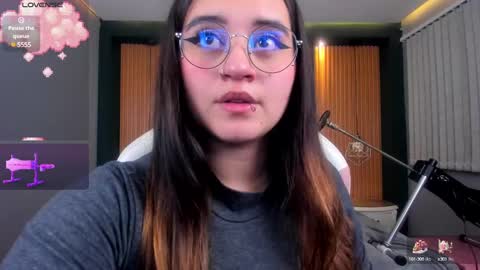 Snapshot of ana_taylor2 chatting on December 30, 8:25 pm Ana online show from December 30, 8:25 pm