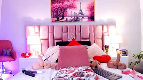 anaa_bellaa online show from October 13, 1:25 pm