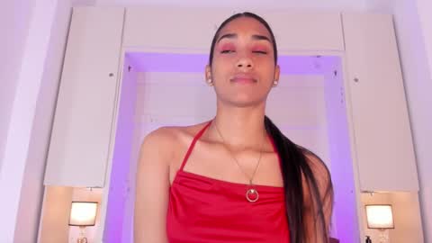 anaacollins_ online show from October 10, 12:10 pm