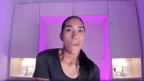 anaacollins_ online show from March 23, 4:24 pm