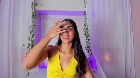 anaacollins_ online show from March 13, 7:37 pm