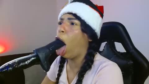 Snapshot of anabel693 chatting on December 13, 7:48 am anabel alice gandara online show from December 13, 7:48 am