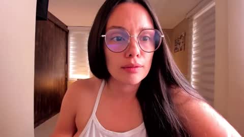 Snapshot of anabel_25 chatting on February 19, 4:11 pm Anabel online show from February 19, 4:11 pm