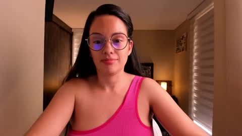 Snapshot of anabel_25 chatting on March 2, 6:57 pm Anabel online show from March 2, 6:57 pm