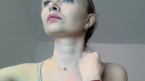 anabellaana11 online show from March 4, 2:27 am