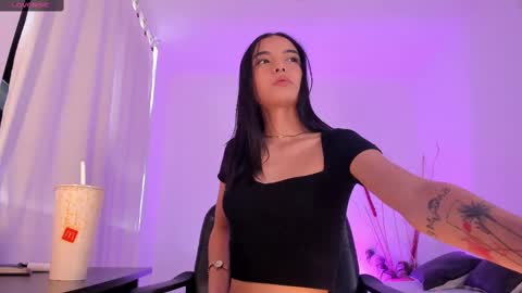 ANABEL WOLF  online show from February 24, 9:09 pm