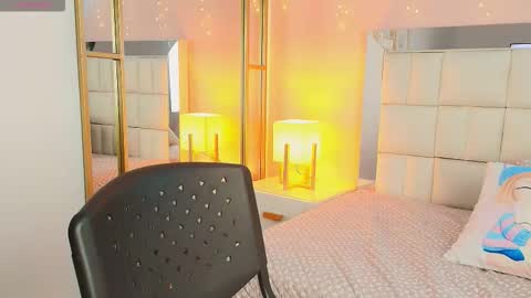 Anahi  online show from January 16, 7:43 pm