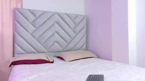 anaisdream_ online show from February 24, 1:43 pm