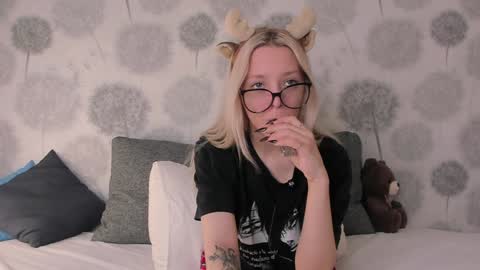 andneveragain online show from January 29, 11:41 am