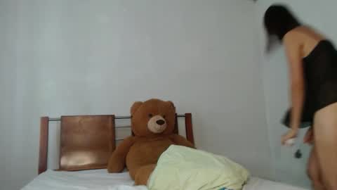 A l e online show from March 1, 7:46 pm