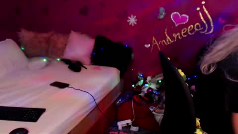Snapshot of andreeajj chatting on March 12, 6:53 pm andreeajj online show from March 12, 6:53 pm