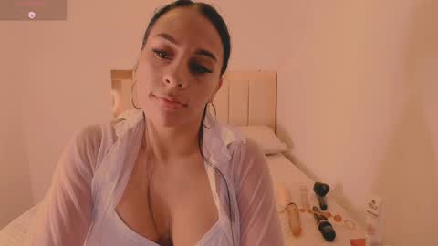 andreita__bustamante online show from December 12, 2:26 am