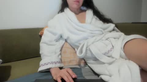 angel_lee__ online show from March 5, 3:08 pm