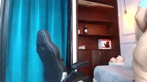 Snapshot of angel_perverted1 chatting on February 11, 11:31 am Nicolle online show from February 11, 11:31 am