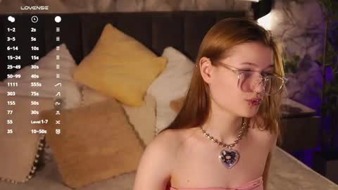 Mary online show from April 13, 1:23 pm