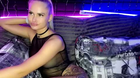 AngelaLaCherry online show from April 14, 8:36 am