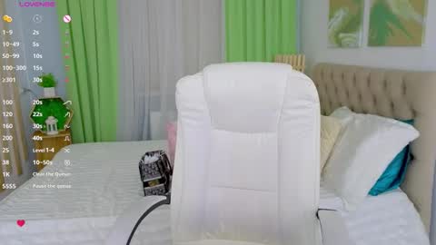 Snapshot of angeli_eyes chatting on September 21, 6:17 pm Ksenia online show from September 21, 6:17 pm