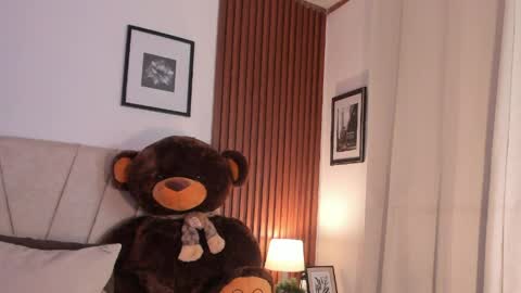 Carolina online show from April 9, 1:52 am