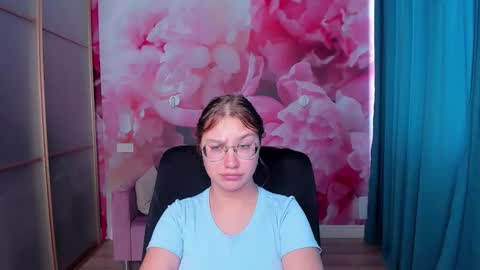 AngelinaLow online show from September 23, 11:41 am