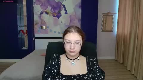 AngelinaLow online show from October 7, 11:36 am