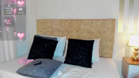 angelinarouse_ online show from November 17, 12:50 pm