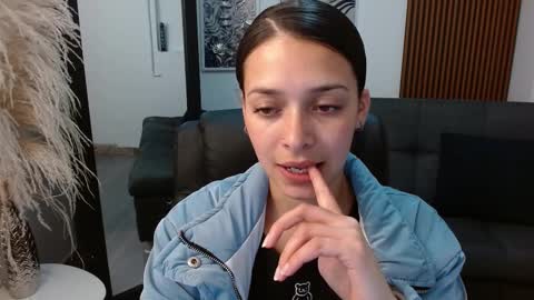 angeline_davies online show from February 26, 10:11 pm