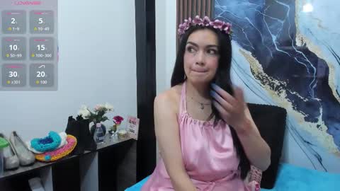 Snapshot of angelinee39 chatting on October 17, 9:45 am angeline online show from October 17, 9:45 am