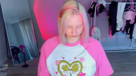 Cutie online show from May 31, 10:10 am