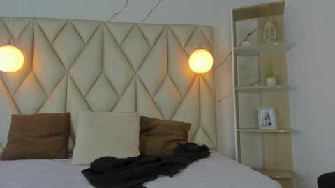 ANGIE online show from November 17, 1:56 pm